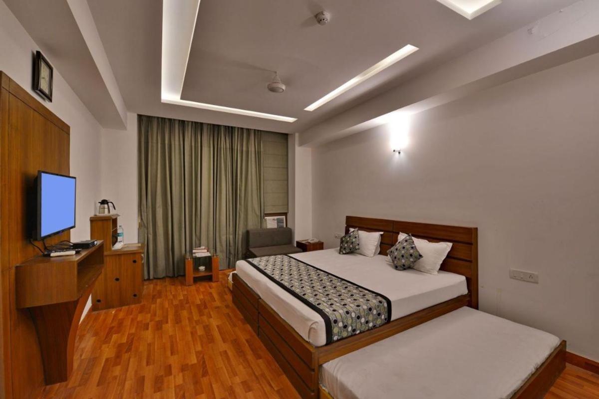 Modi Hotel & Resorts Pinjaur 外观 照片