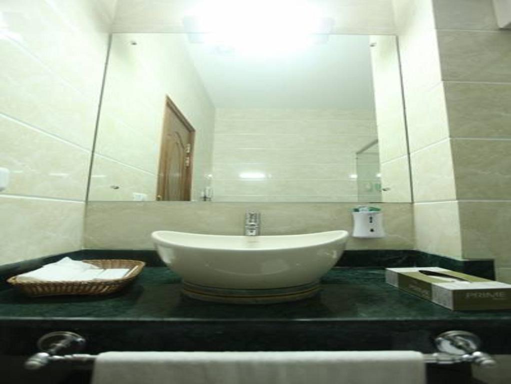 Modi Hotel & Resorts Pinjaur 外观 照片