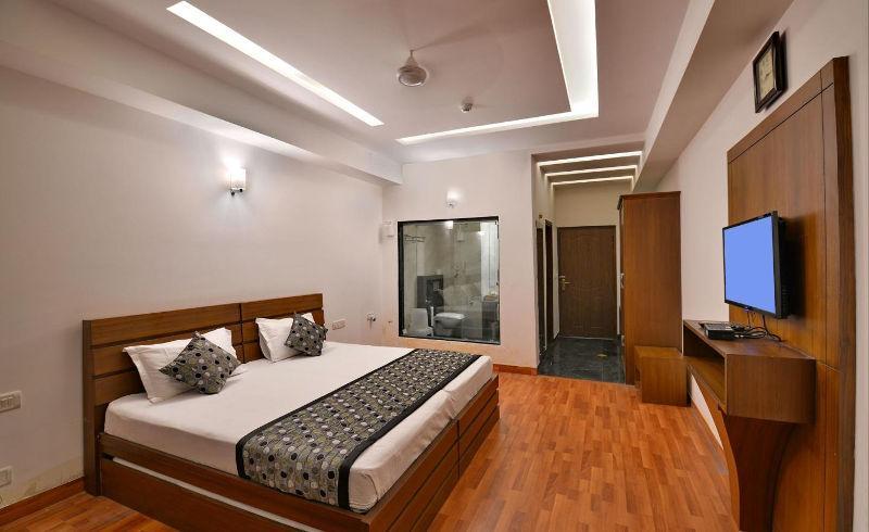 Modi Hotel & Resorts Pinjaur 外观 照片