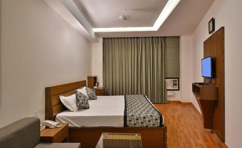 Modi Hotel & Resorts Pinjaur 外观 照片